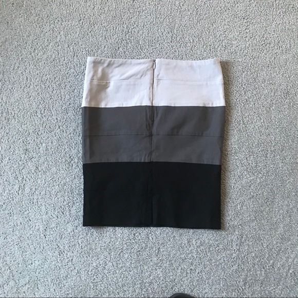 Girls adorable 3 color mini skirt, size Lg perfect - Picture 3 of 4